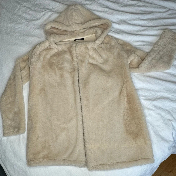 Brandy Melville Teddy Plush  Beige Open Front Jacket Hooded One Size so soft - Picture 9 of 15